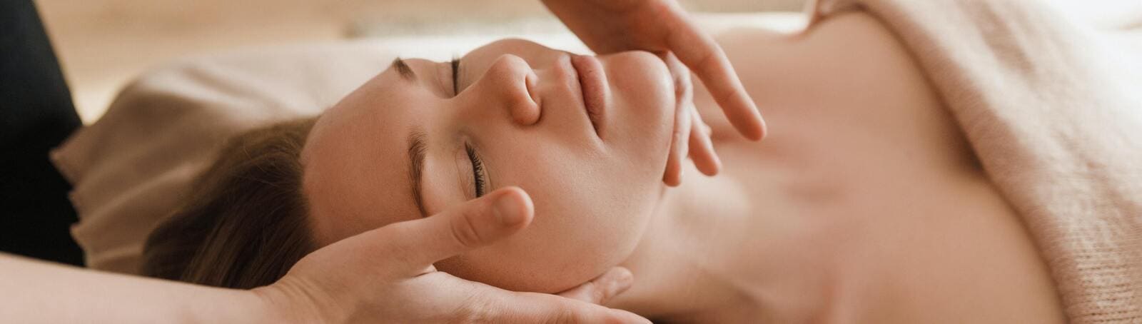 Indulging in Luxury: A Review of Bangkok’s Best Spas Featured in Men’s Magazines